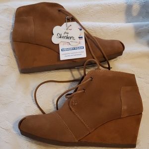Brand new with tags and box Bob's wedge suede boot